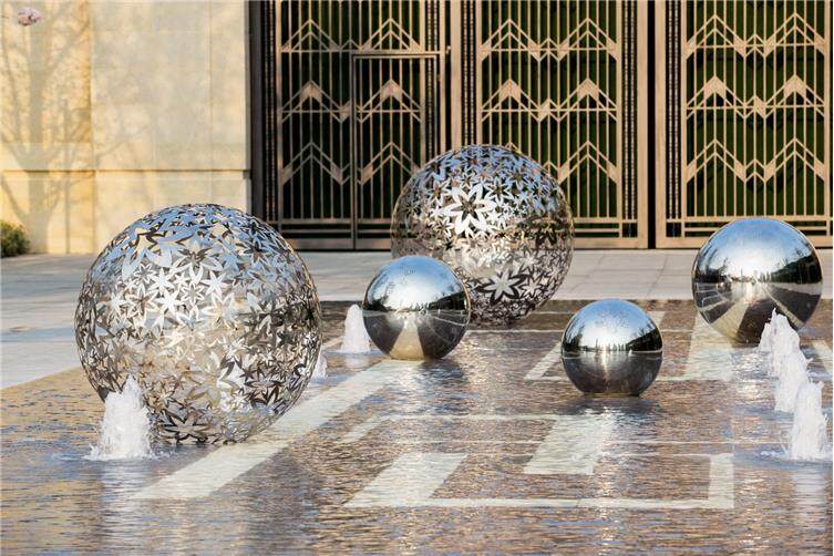 不锈钢雕塑的材质特点有哪些? 不锈钢雕塑的材质特点有哪些?